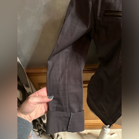 Women’s Express Medium Utility ish Cropped Jacket. Great condition. - Picture 6 of 6